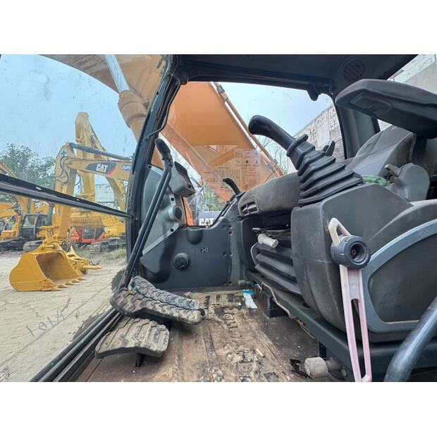 2025 Hyundai 215LC-9-46041494