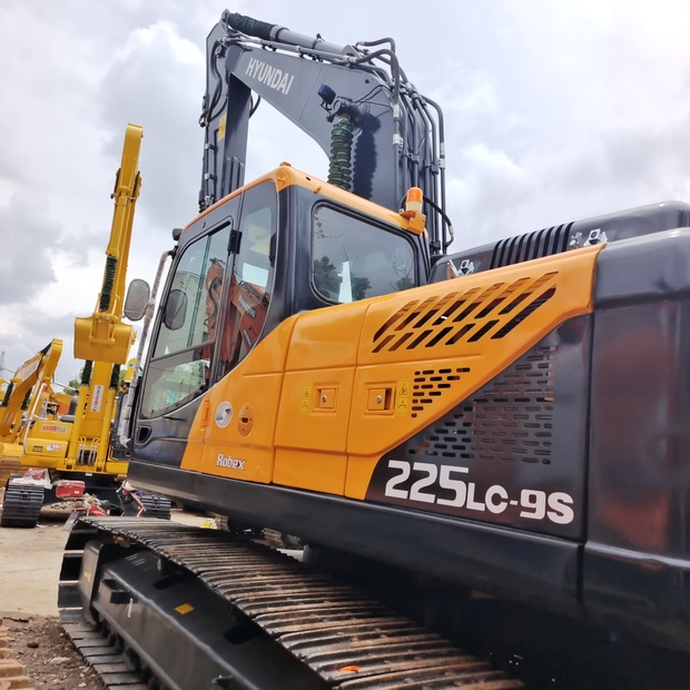 2024 Hyundai HX225HD-46041549