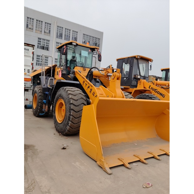 2025 SDLG LG958F-46041688