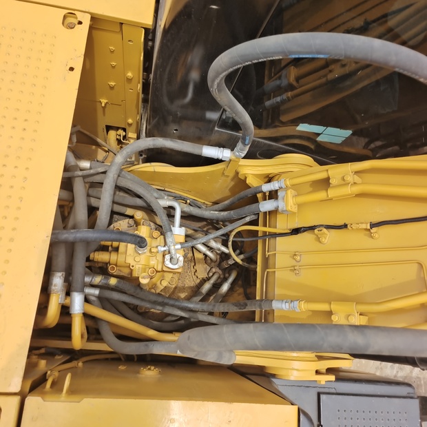 2025 Caterpillar 323D-46041731