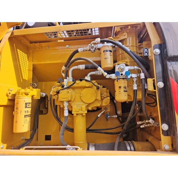 2025 Caterpillar 329D2-46041772