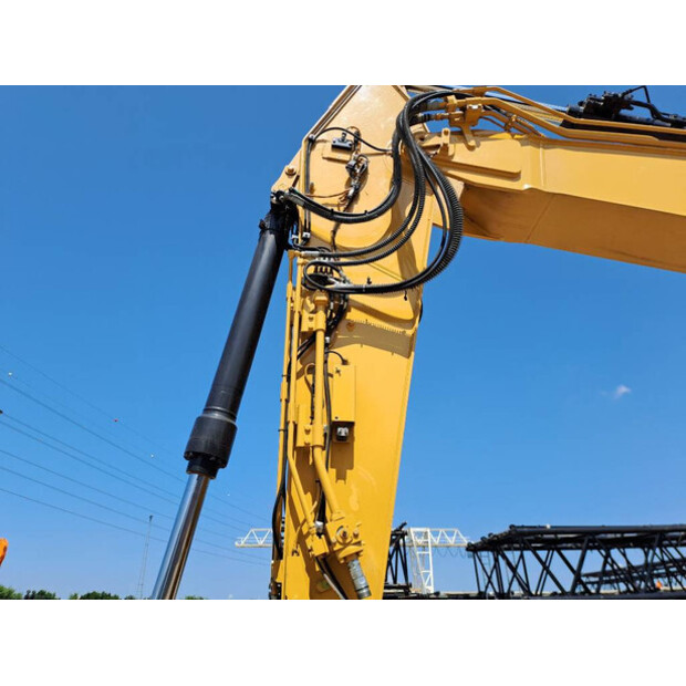 2018 Caterpillar 320-46042355