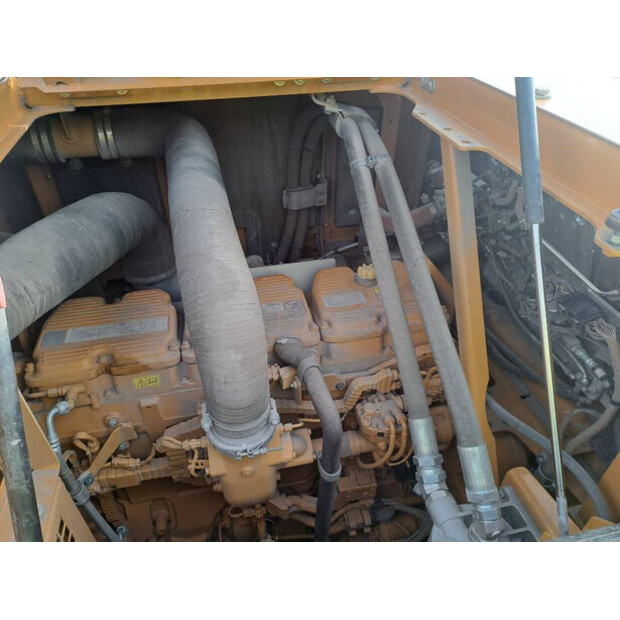 2024 Caterpillar 395-46042452