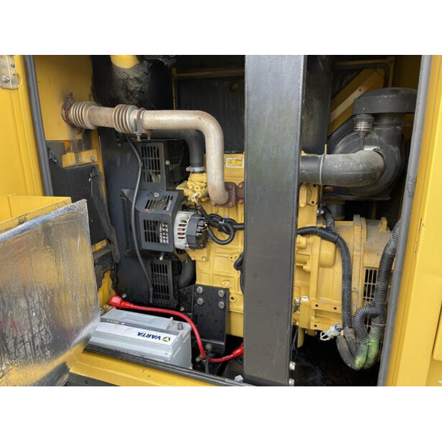 2011 OLYMPIAN GEP22-46043055