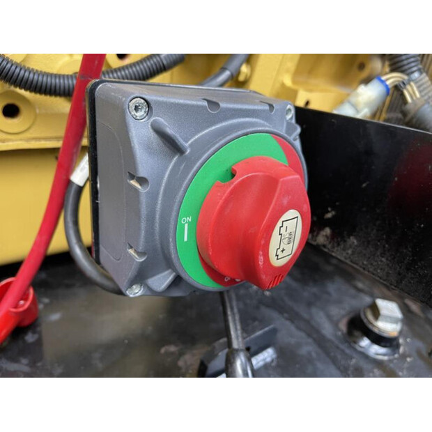 2011 OLYMPIAN GEP22-46043076