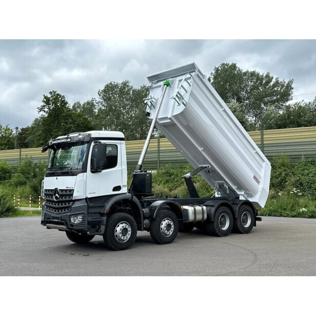 2024 Mercedes-Benz Arocs 4142-46043189