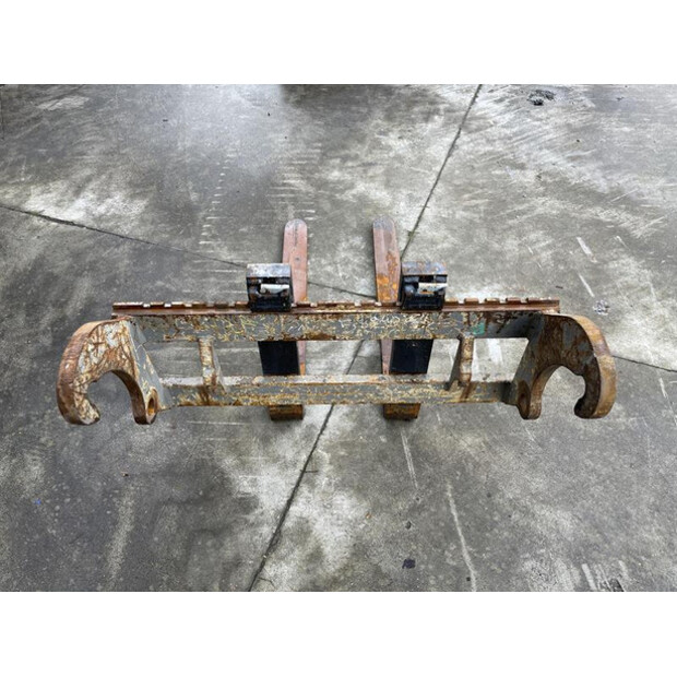 2013 Atlas AR60-46043323