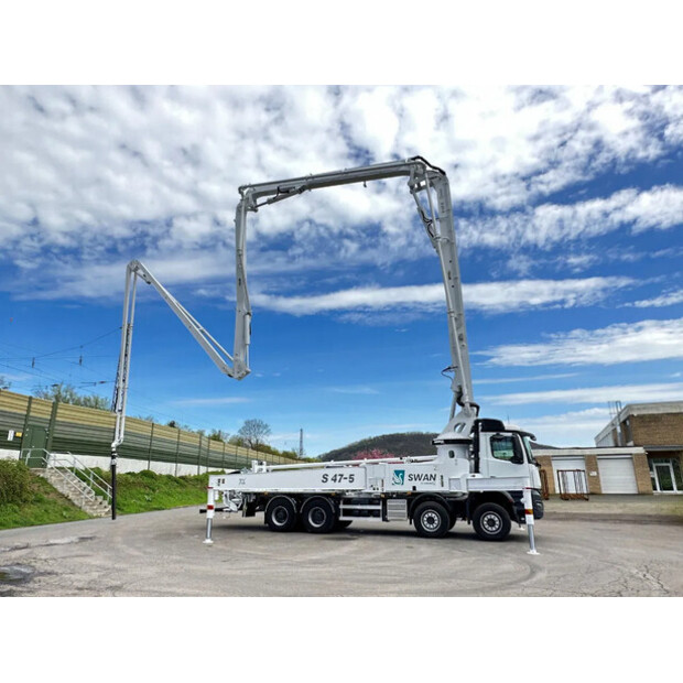 2025 مرسيدس بنز Arocs 4142-46043685