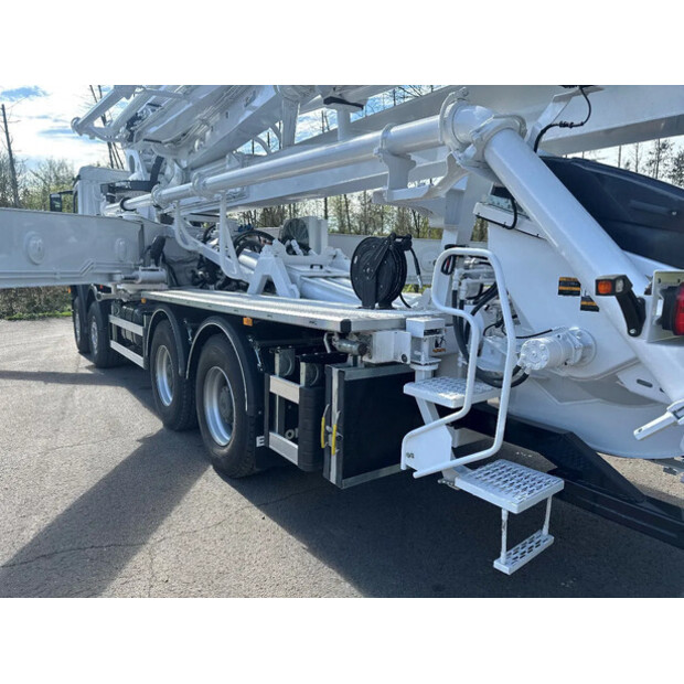 2025 مرسيدس بنز Arocs 4142-46043688