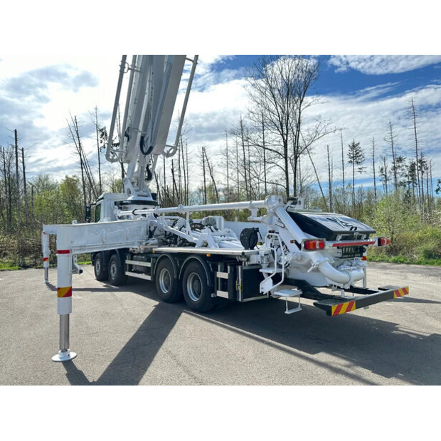 2025 مرسيدس بنز Arocs 4142-46043689