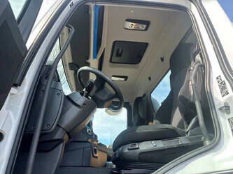 2025-mercedes-benz-arocs-4142-1433083-46043692