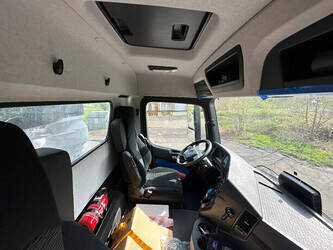 2025-mercedes-benz-arocs-4142-1433083-46043694