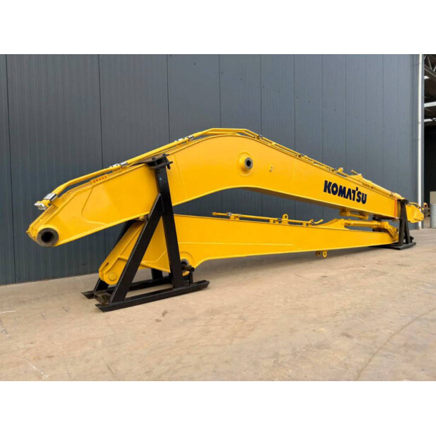 2026 Komatsu PC210-46044451