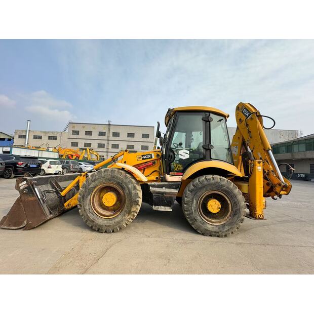 2022 جيه سي بي 4CX-46044545