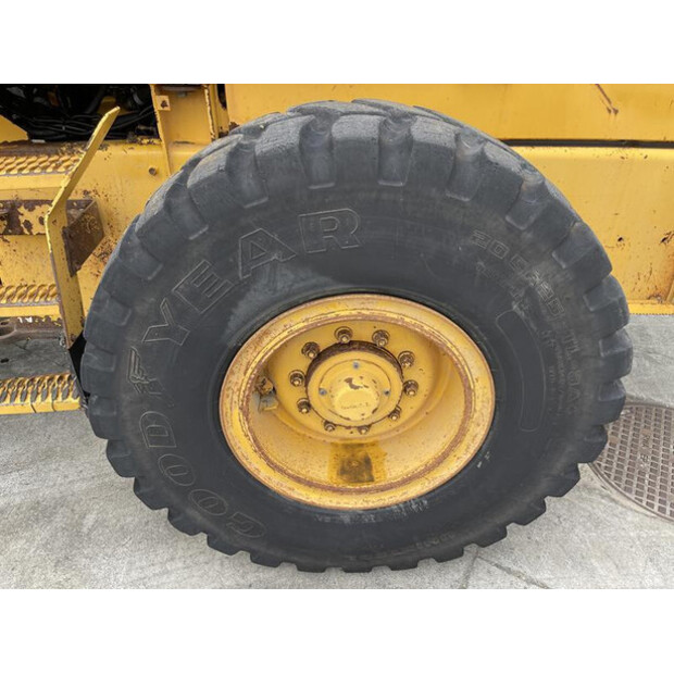 1999 Volvo L70C-46044796