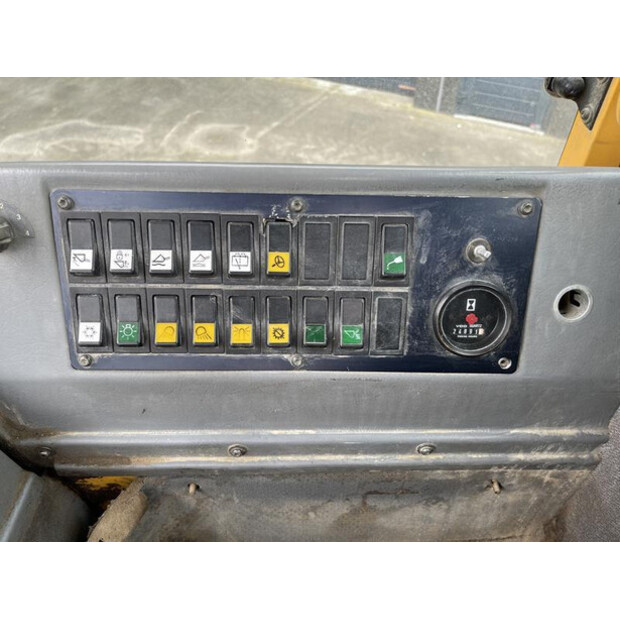 1999 Volvo L70C-46044820