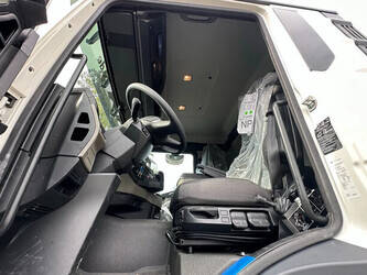 2025-man-tgs-33-440-1433175-46045395