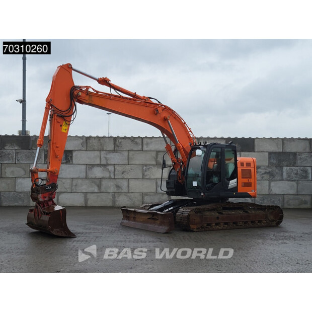 2016 Hitachi ZX225USLC-5B-46045991