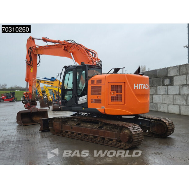 2016 Hitachi ZX225USLC-5B-46045992
