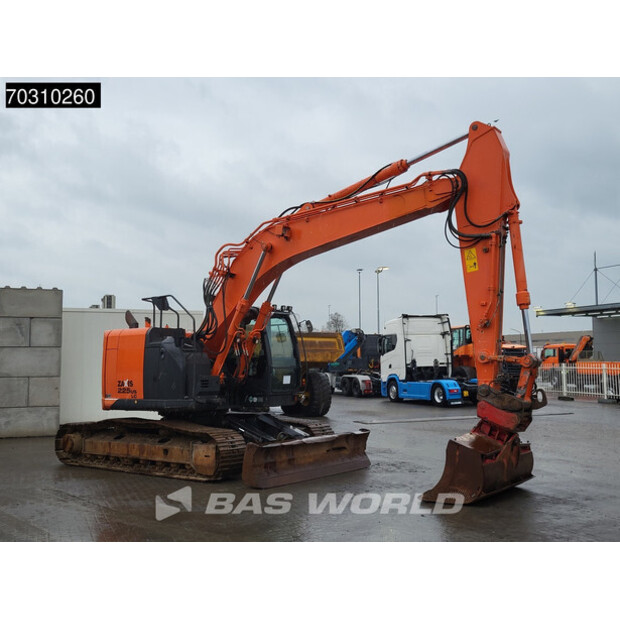 2016 Hitachi ZX225USLC-5B-46045996