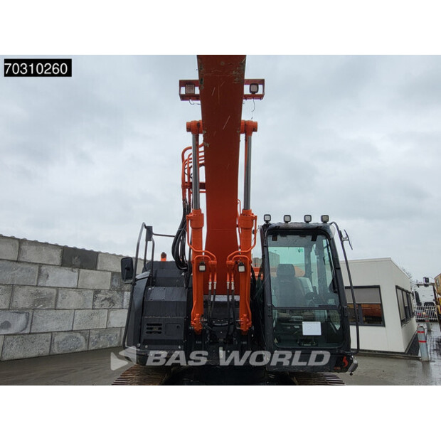 2016 Hitachi ZX225USLC-5B-46045997