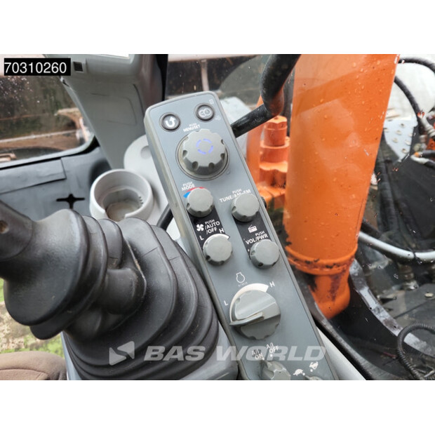 2016 Hitachi ZX225USLC-5B-46046039