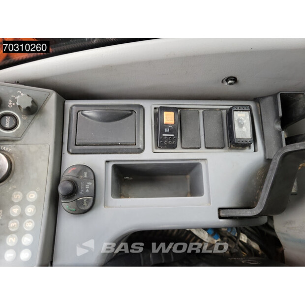 2016 Hitachi ZX225USLC-5B-46046041