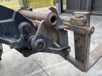 2013-manitou-mlt634-120-46046105