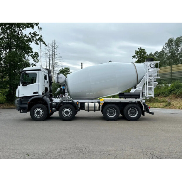 2024 مرسيدس بنز Arocs 4142-46047138