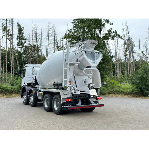 2024 مرسيدس بنز Arocs 4142-46047139