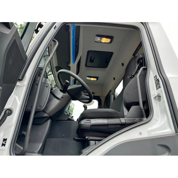 2024 مرسيدس بنز Arocs 4142-46047148