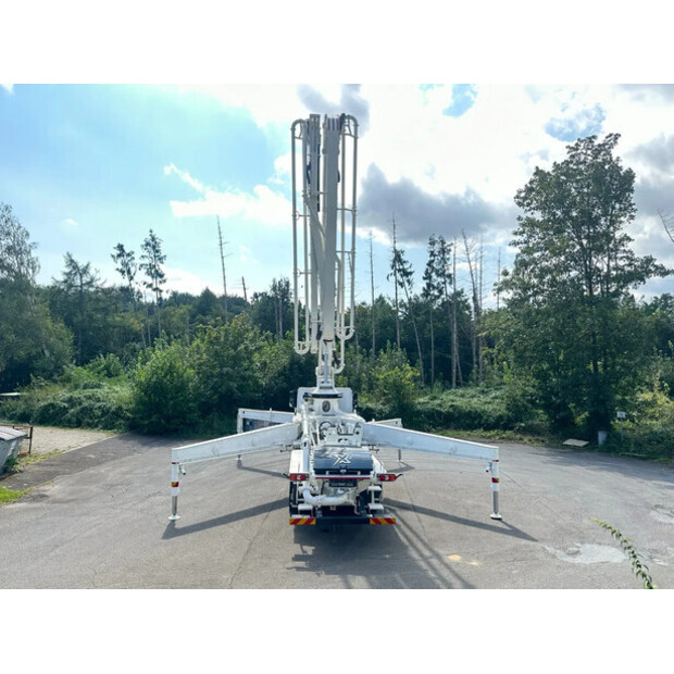 2025 Mercedes-Benz Arocs 4142-46047359