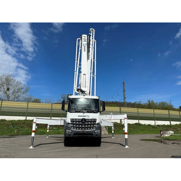 2025 Mercedes-Benz Arocs 4142-46047387