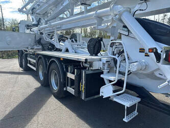 2025-mercedes-benz-arocs-4142-1433278-46047398