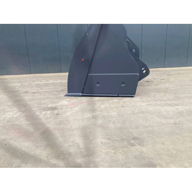 2026 فولفو L120E-46047713