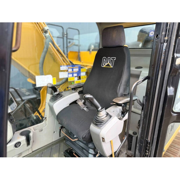 2015 Caterpillar 320EL-46048670