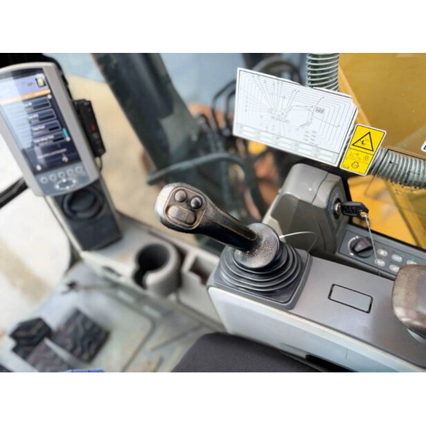 2015 Caterpillar 320EL-46048678