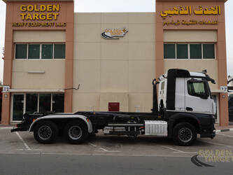2017-mercedes-benz-arocs-2545-46053670