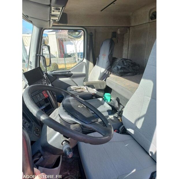 2002 Renault PREMIUM-46064282