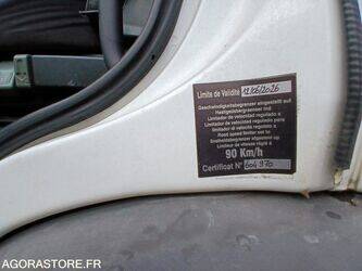 2010-renault-premium-1433601-46064326