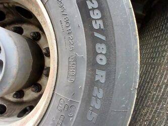 2010-renault-premium-1433601-46064334