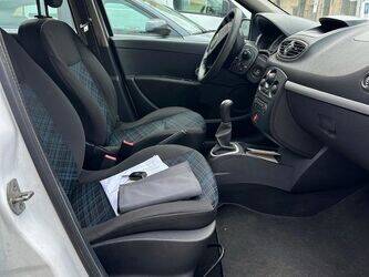 2008-renault-clio-1433602-46064338