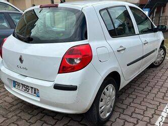 2008-renault-clio-1433602-46064339