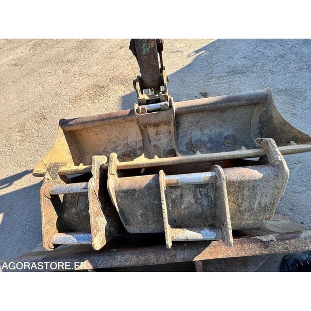 2016 كوبيلكو SK45SRX-6-46064756