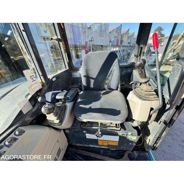 2016 كوبيلكو SK45SRX-6-46064759