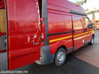 2011-renault-trafic-1432893-46064810