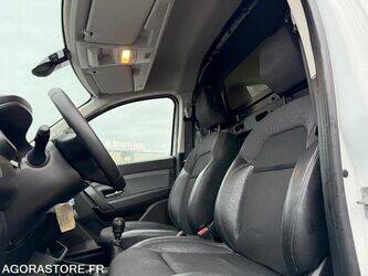 2022-renault-express-1432909-46064885