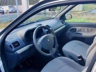 2005-renault-clio-1432925-46064954