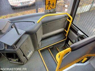 2011-mercedes-benz-intouro-1432929-46064971