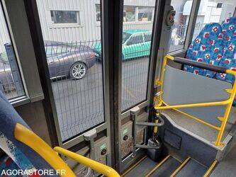 2011-mercedes-benz-intouro-1432929-46064978